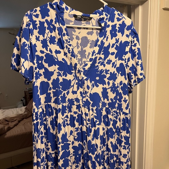 Zara blue floral midi dress - Picture 2 of 3